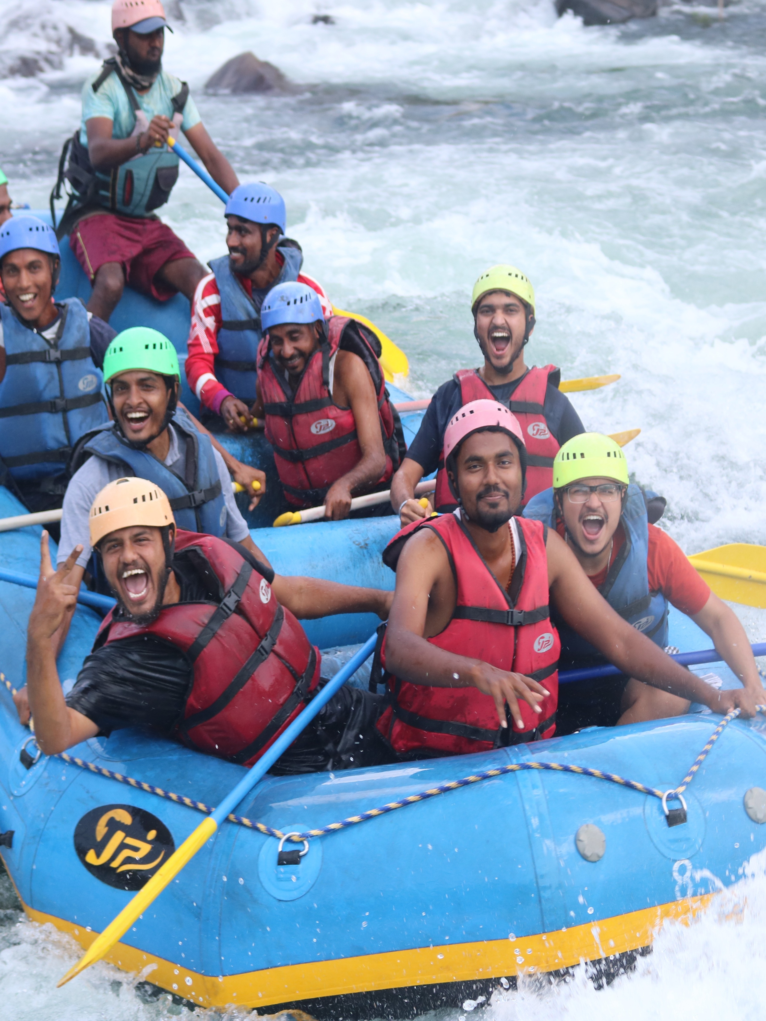 Scenic view of the Kali River in Dandeli, surrounded by lush forests, ideal for river rafting adventures